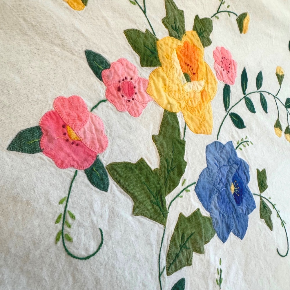 Vintage 1940s Floral Tablecloth and Napkins Set, Large 95"x 64" embroidered